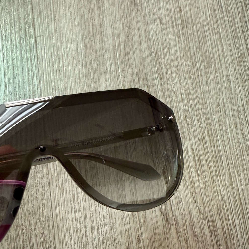 quay australia showbiz chrome silver oversized wide shield sunglasses eyewear - Picture 3 of 4